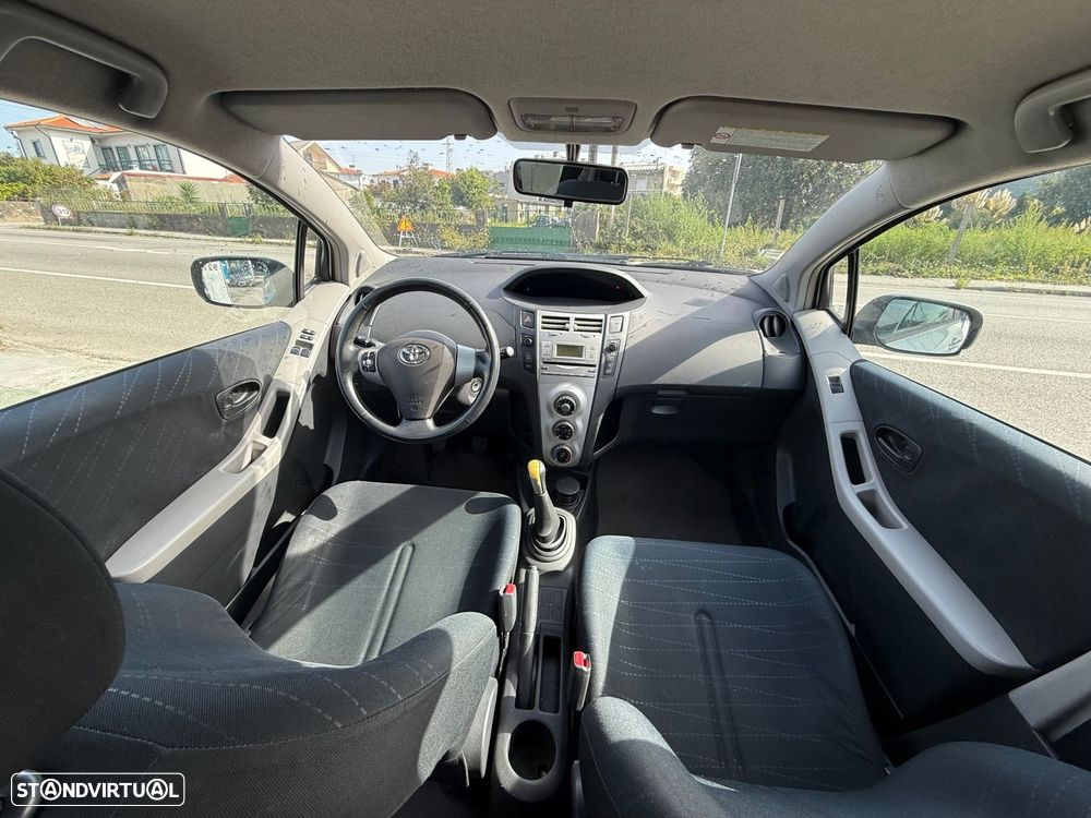 Toyota Yaris 1.0 VVT-i AC - 12