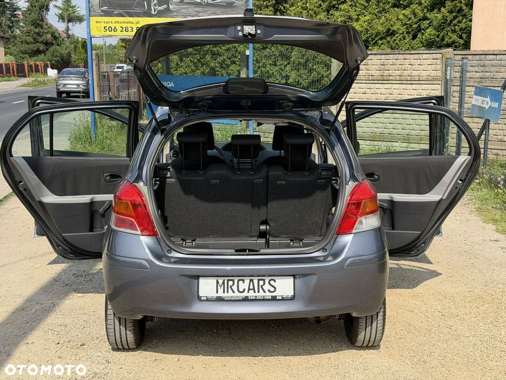 Toyota Yaris - 22