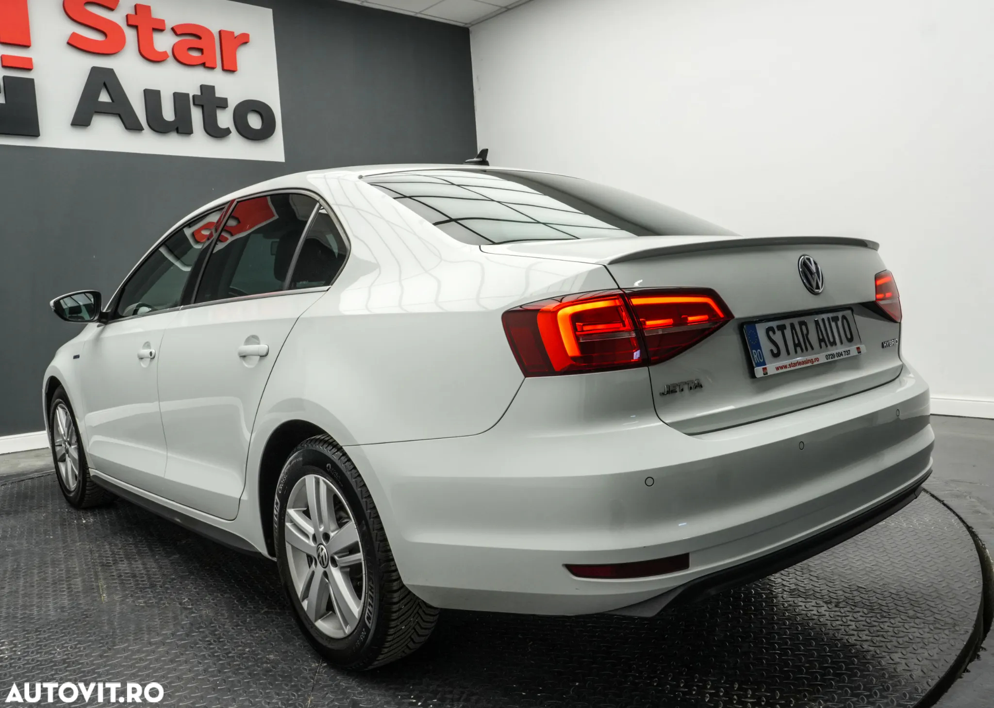 Volkswagen Jetta - 4