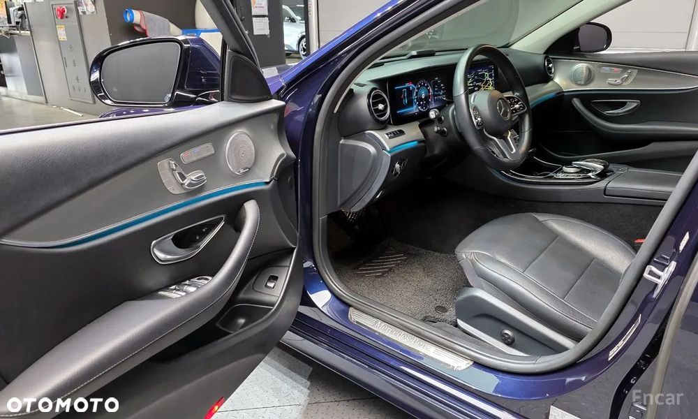 Mercedes-Benz Klasa E 300 9G-TRONIC AMG Line - 10