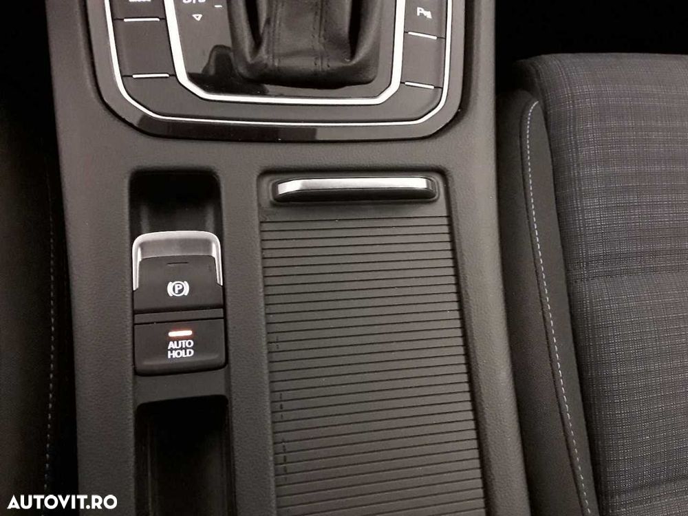 Volkswagen Passat - 14
