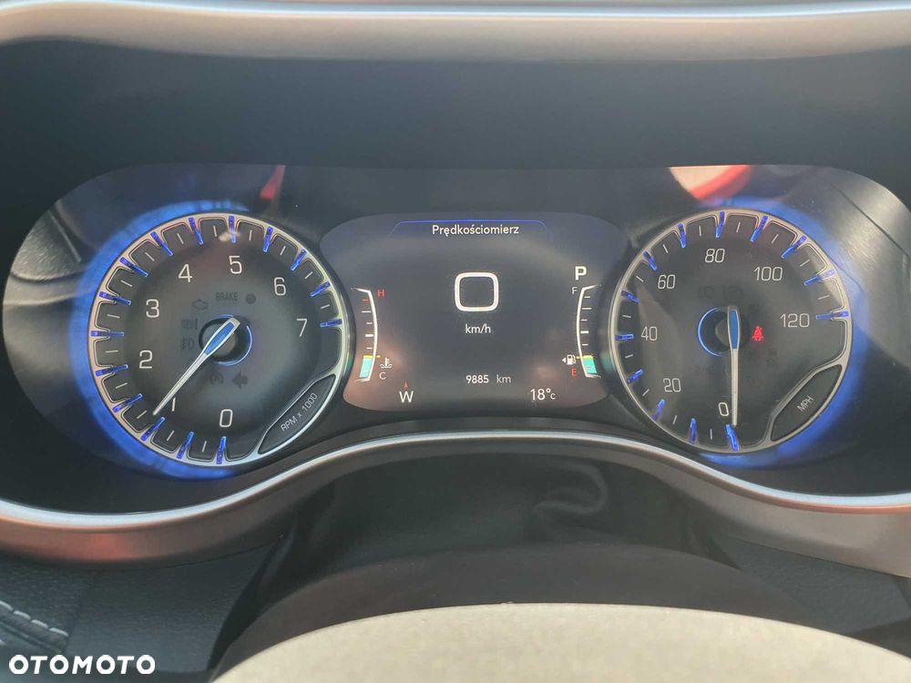Chrysler Pacifica - 8