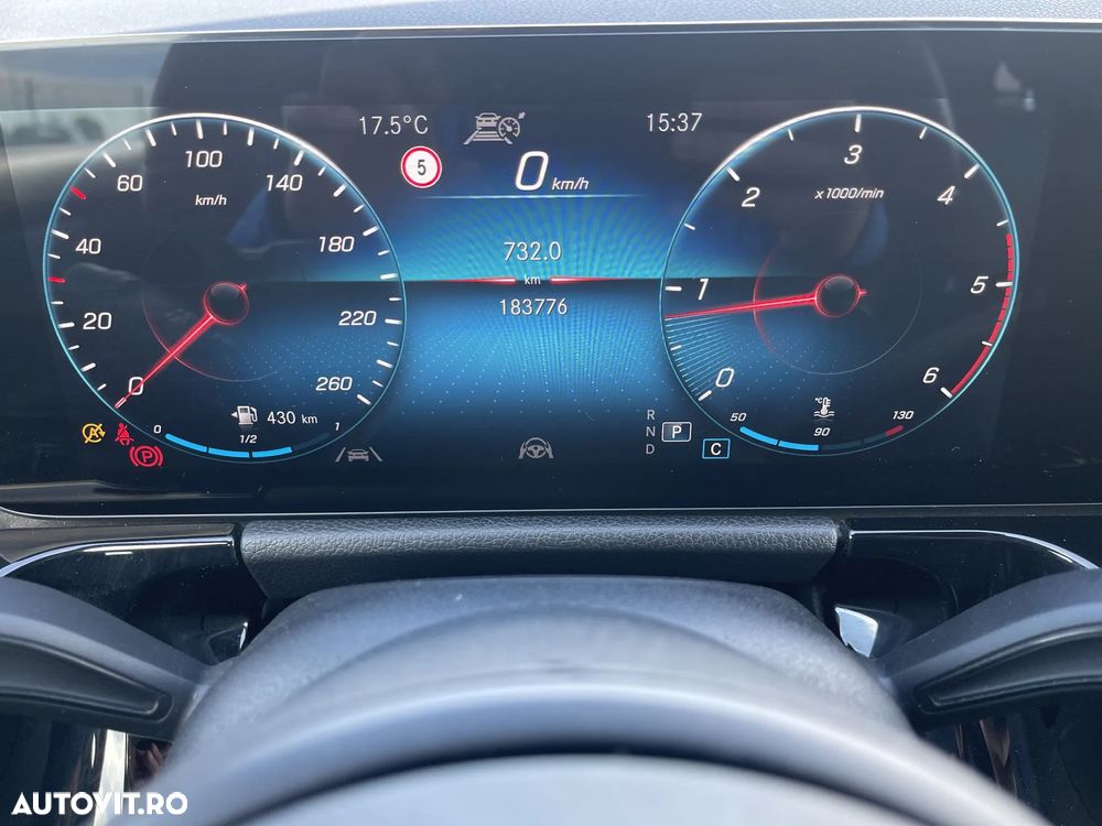 Mercedes-Benz GLA - 13