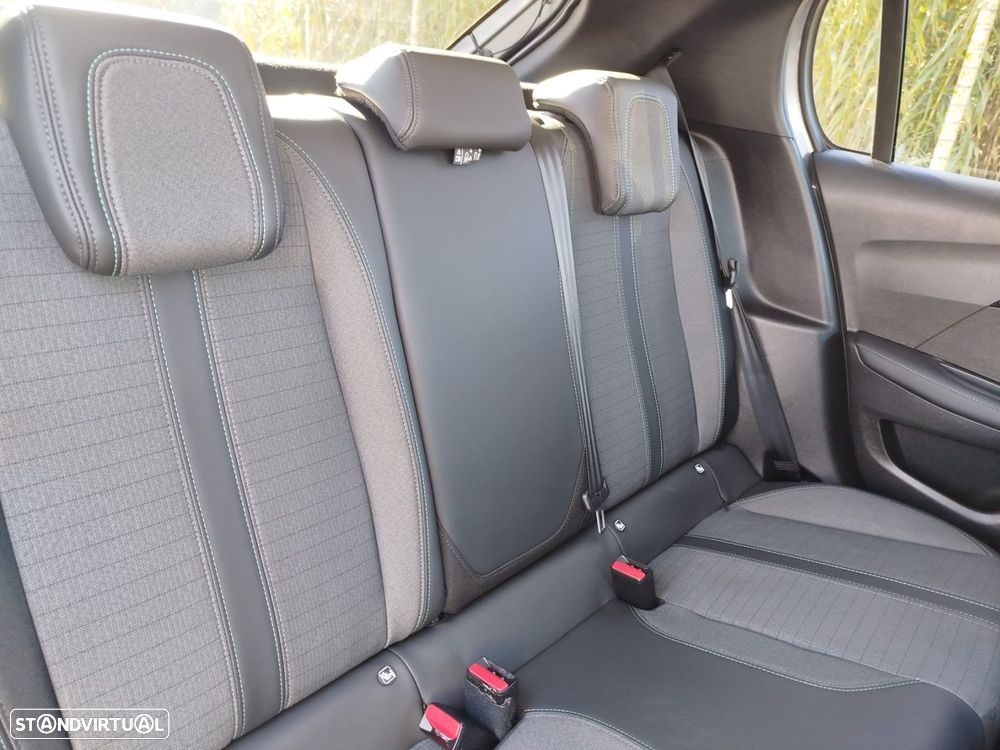 Peugeot 208 1.2 PureTech Allure Pack - 32