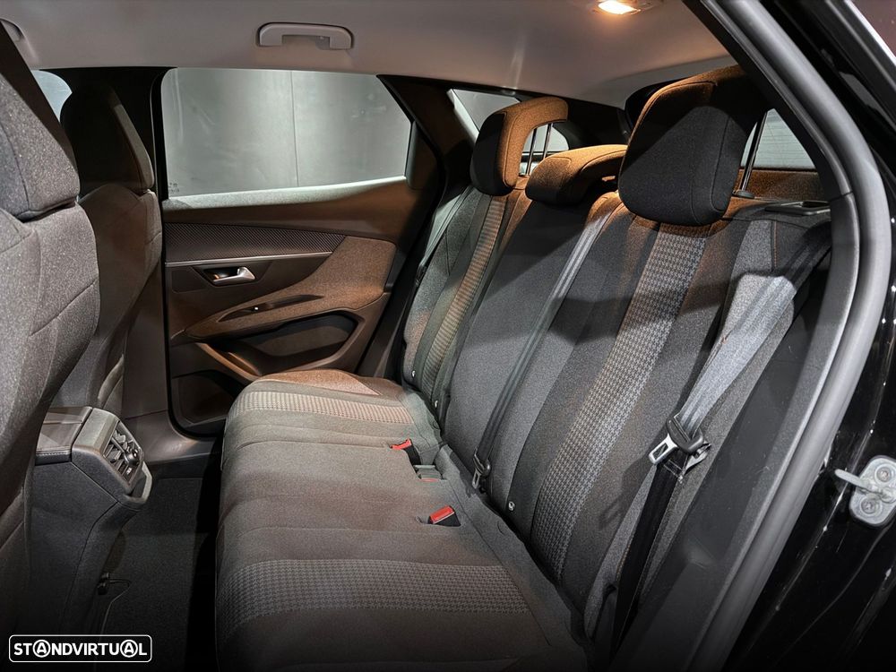 Peugeot 3008 1.2 PureTech Allure EAT8 - 28