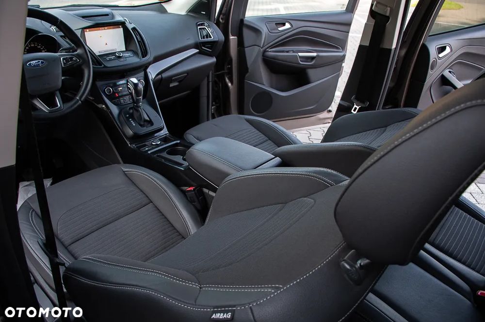 Ford Kuga 2.0 TDCi AWD Titanium - 25