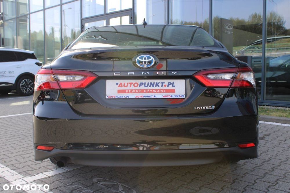 Toyota Camry - 4
