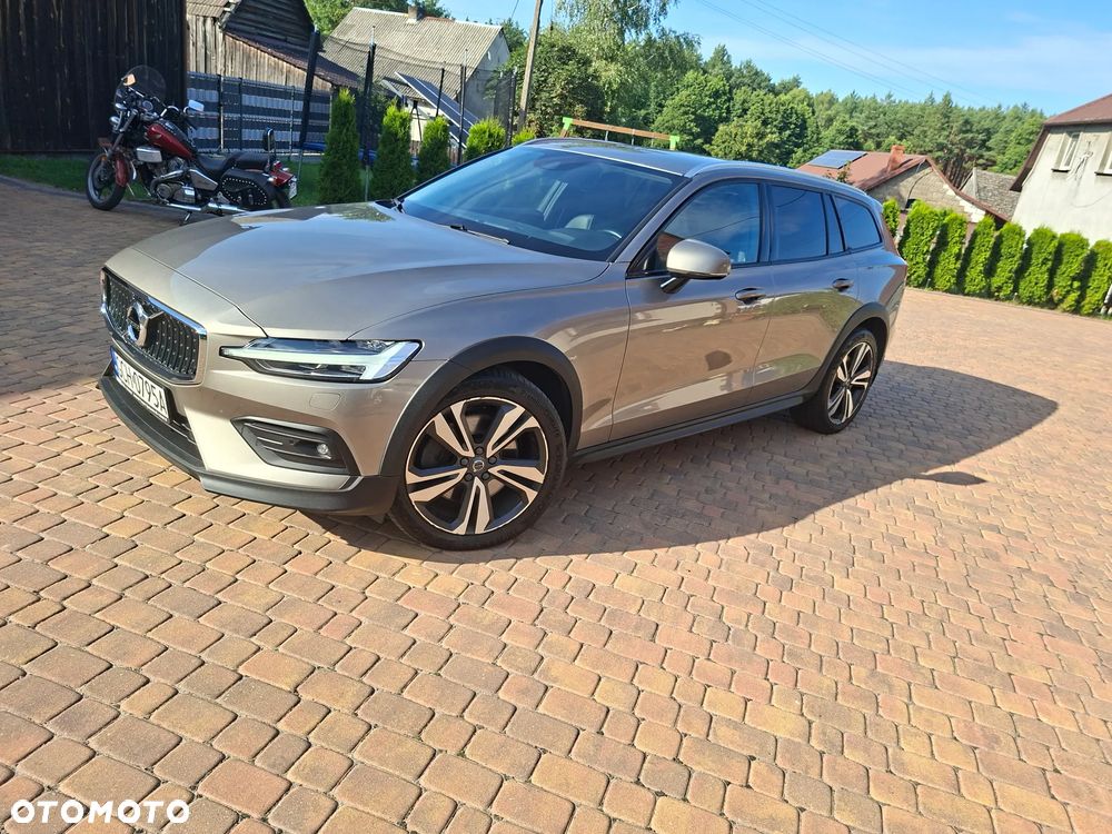 Volvo V60 Cross Country B4 D AWD Geartronic Pro - 1