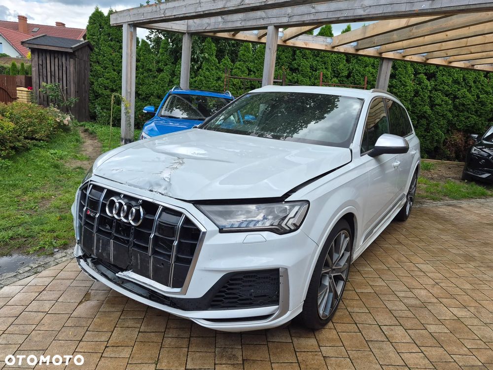 Audi SQ7 - 7