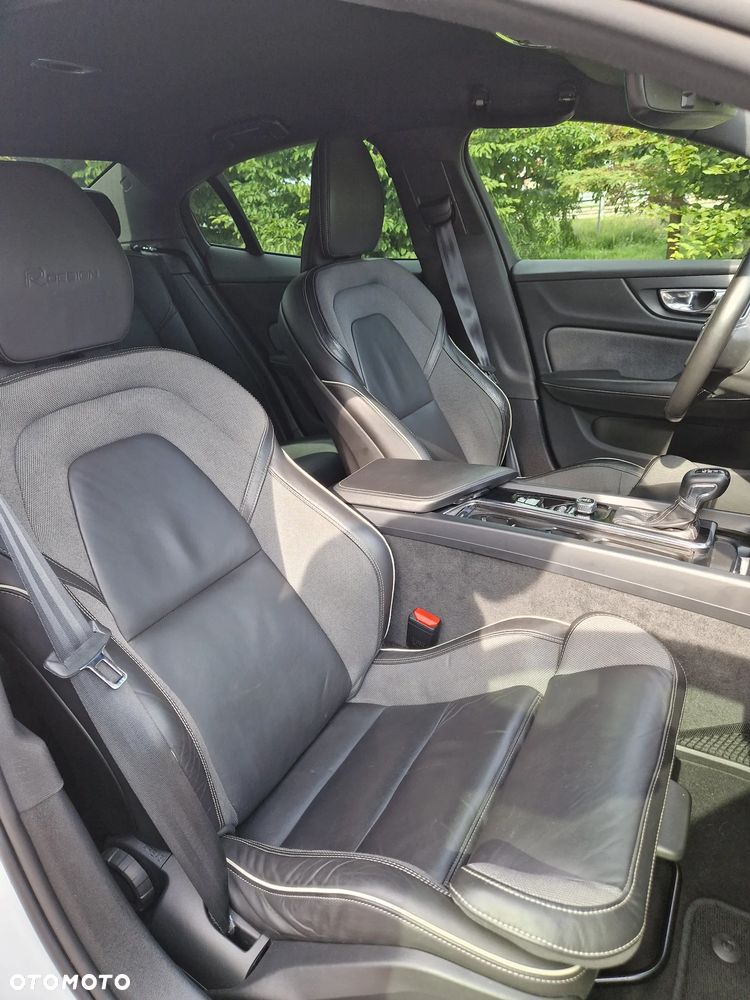 Volvo S60 T5 R-Design - 26
