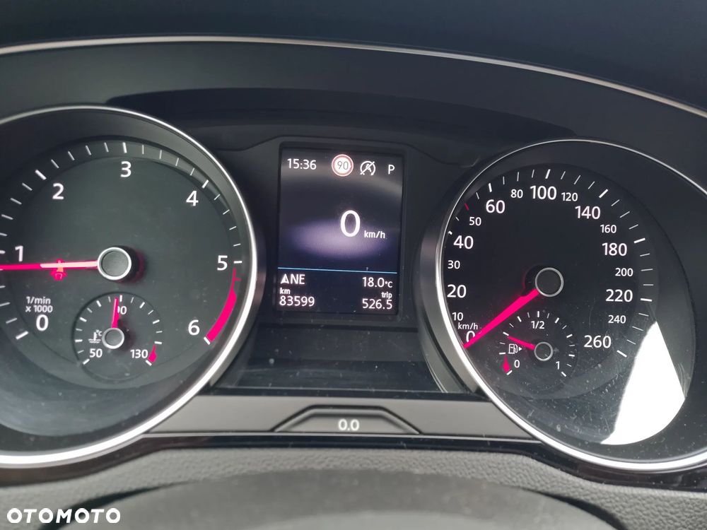 Volkswagen Passat 2.0 TDI SCR DSG Comfortline - 6