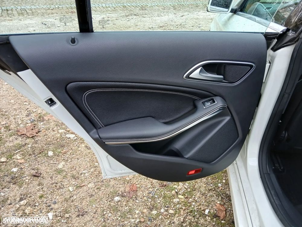 Mercedes-Benz CLA 200 (CDI) d Urban - 35