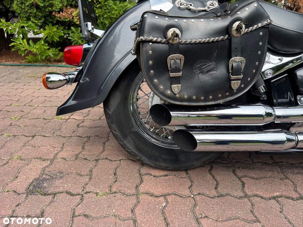Suzuki Intruder - 12