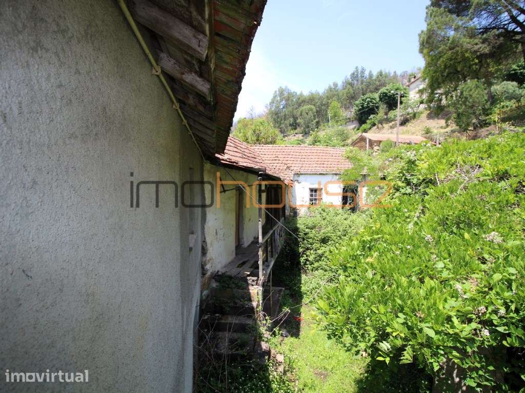 Duas casas antigas para restaurar em Castelo de Paiva - Grande imagem: 5/11