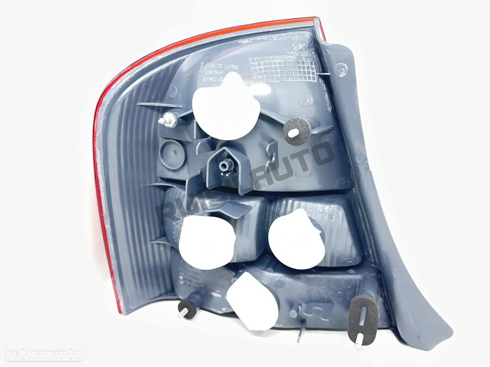 Farolim Trás Painel Esquerdo 108.601_150 Mazda 323 S Vi Sedan ( - 3