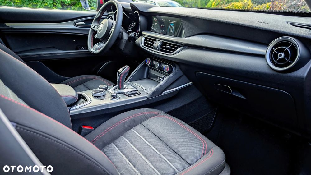 Alfa Romeo Stelvio - 9