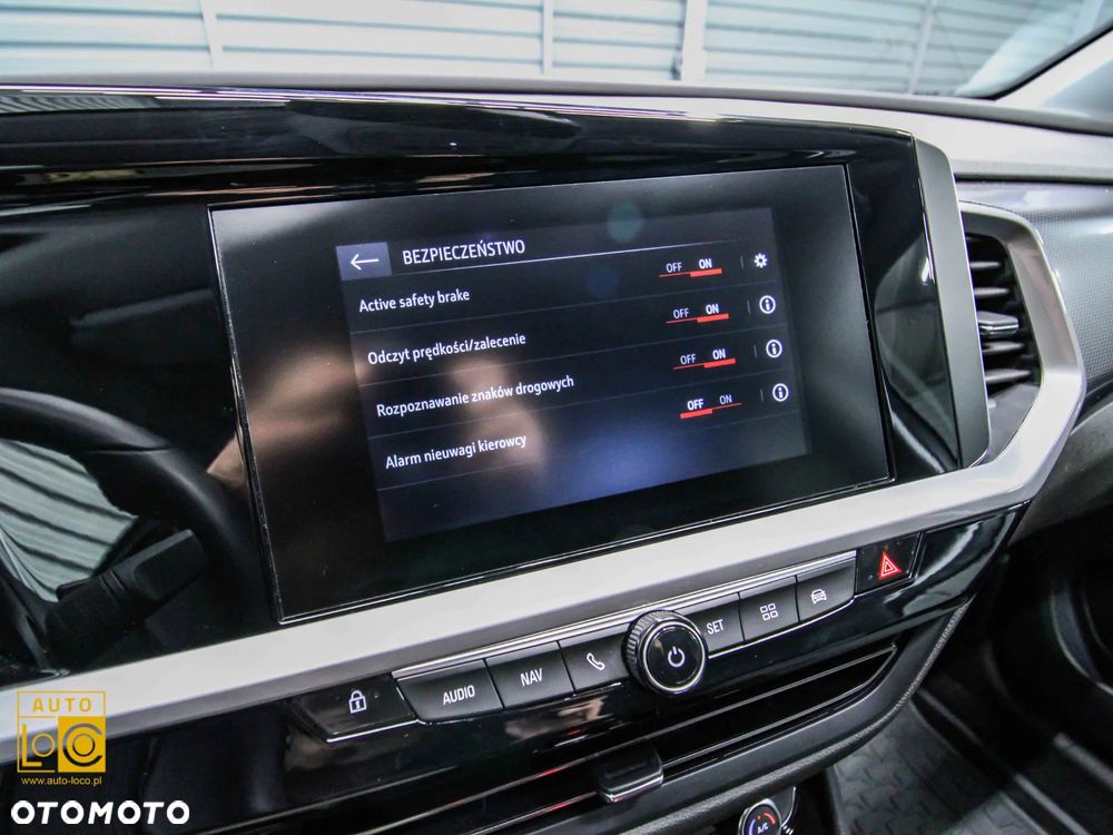 Opel Grandland 1.2 T Business Edition S&S - 25