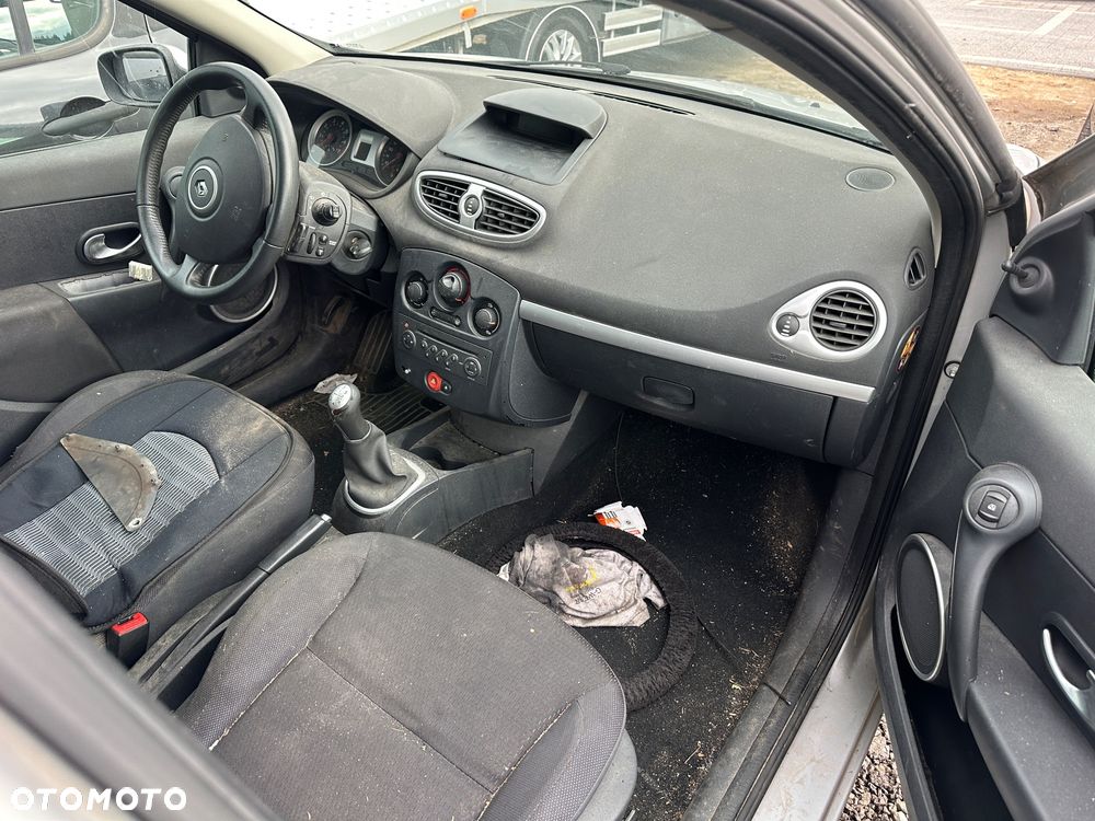 Renault Clio 1.2 16V Authentique - 6