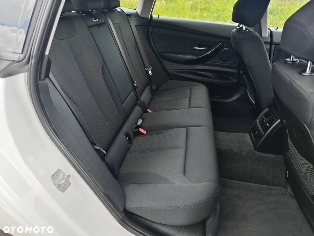 BMW 3GT 320d Advantage - 28