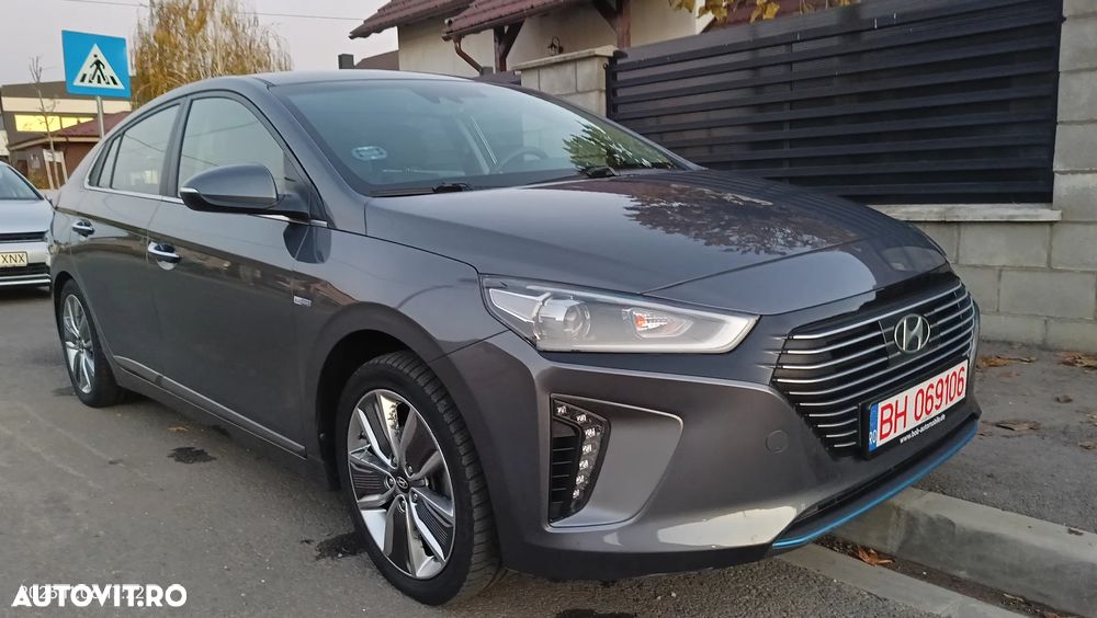 Hyundai IONIQ - 4