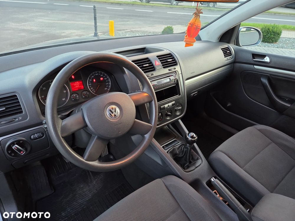 Volkswagen Golf - 10