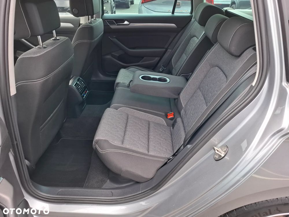 Volkswagen Passat 2.0 TDI EVO Business DSG - 11