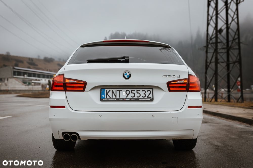 BMW Seria 5 520d xDrive - 4