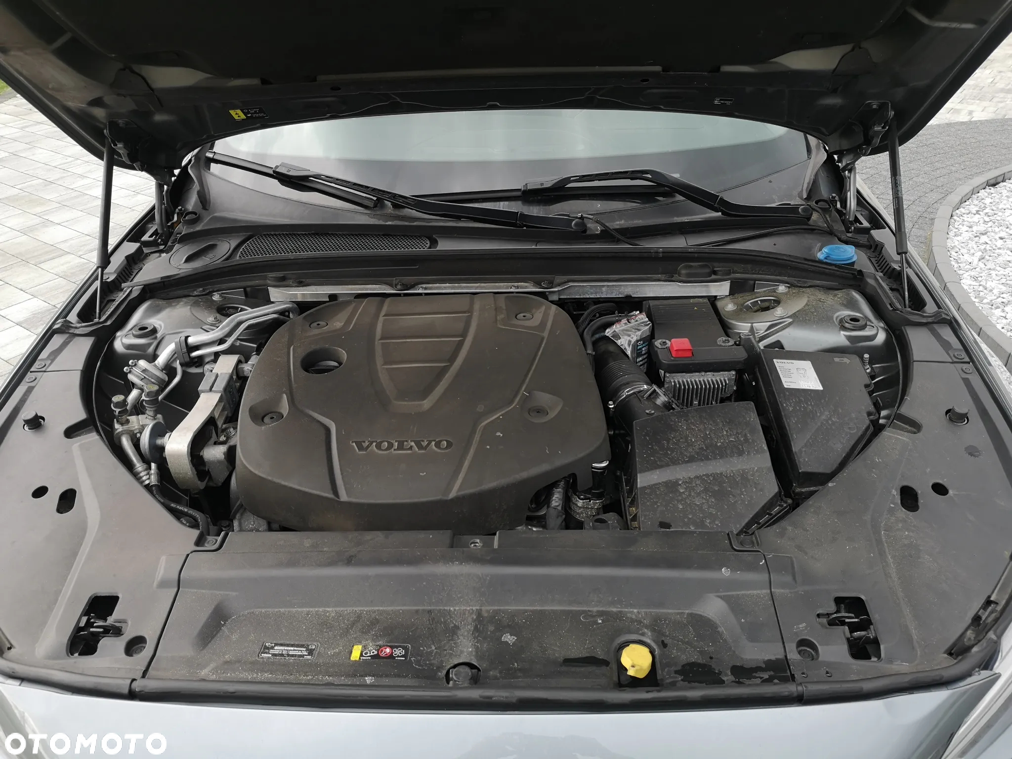 Volvo V90 D4 R-Design - 32