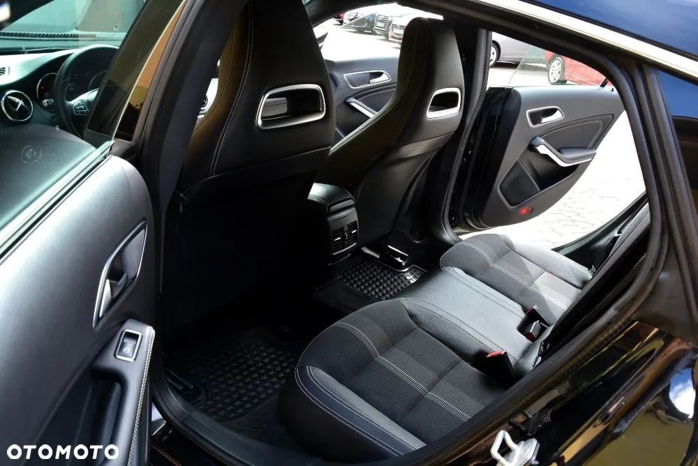 Mercedes-Benz CLA 200 Urban - 7