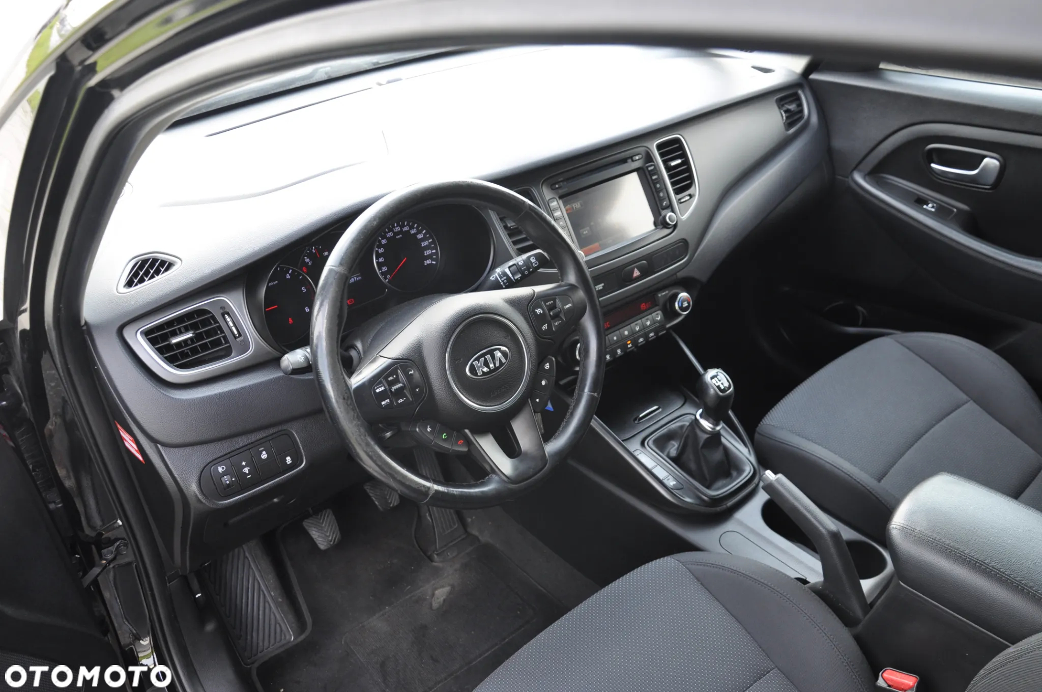 Kia Carens 1.7 CRDi 136 Dream Team Edition - 18