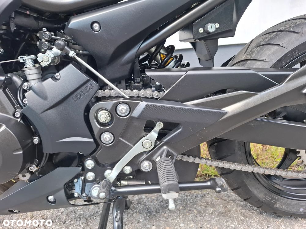Yamaha XJ - 32