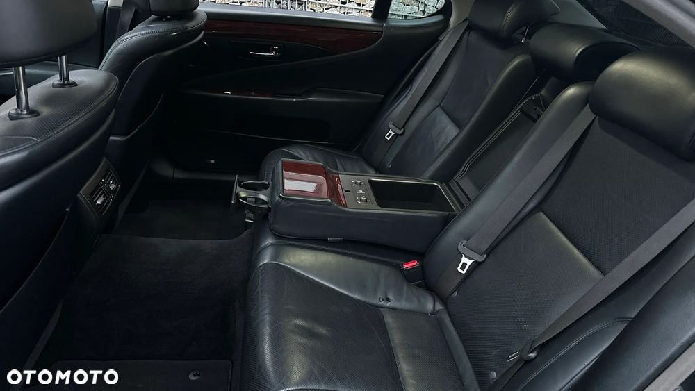 Lexus LS 460 Elegance - 34