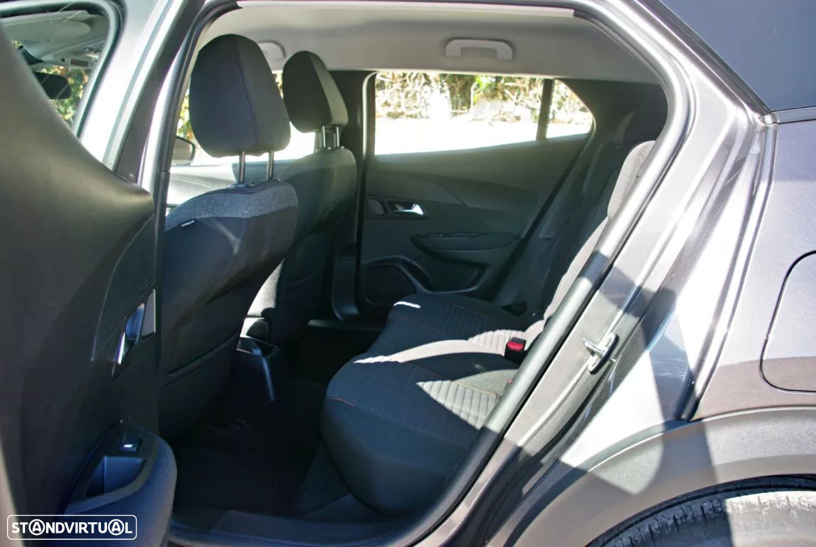 Peugeot 2008 1.2 PureTech Active Pack EAT8 - 24
