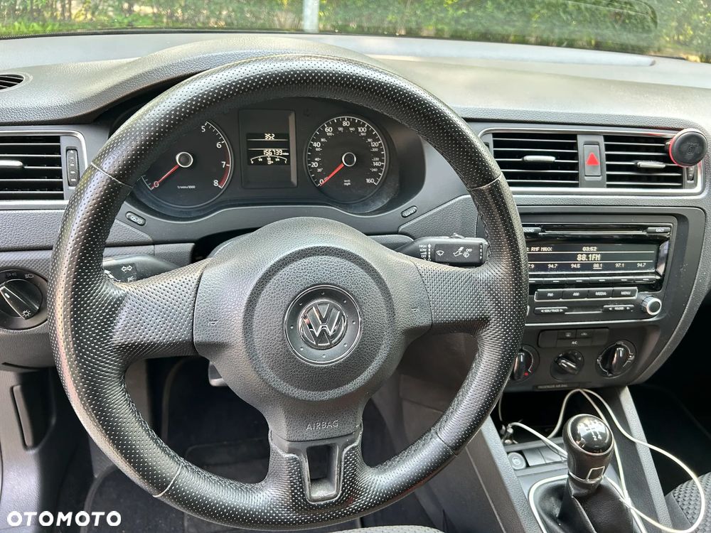 Volkswagen Jetta - 12