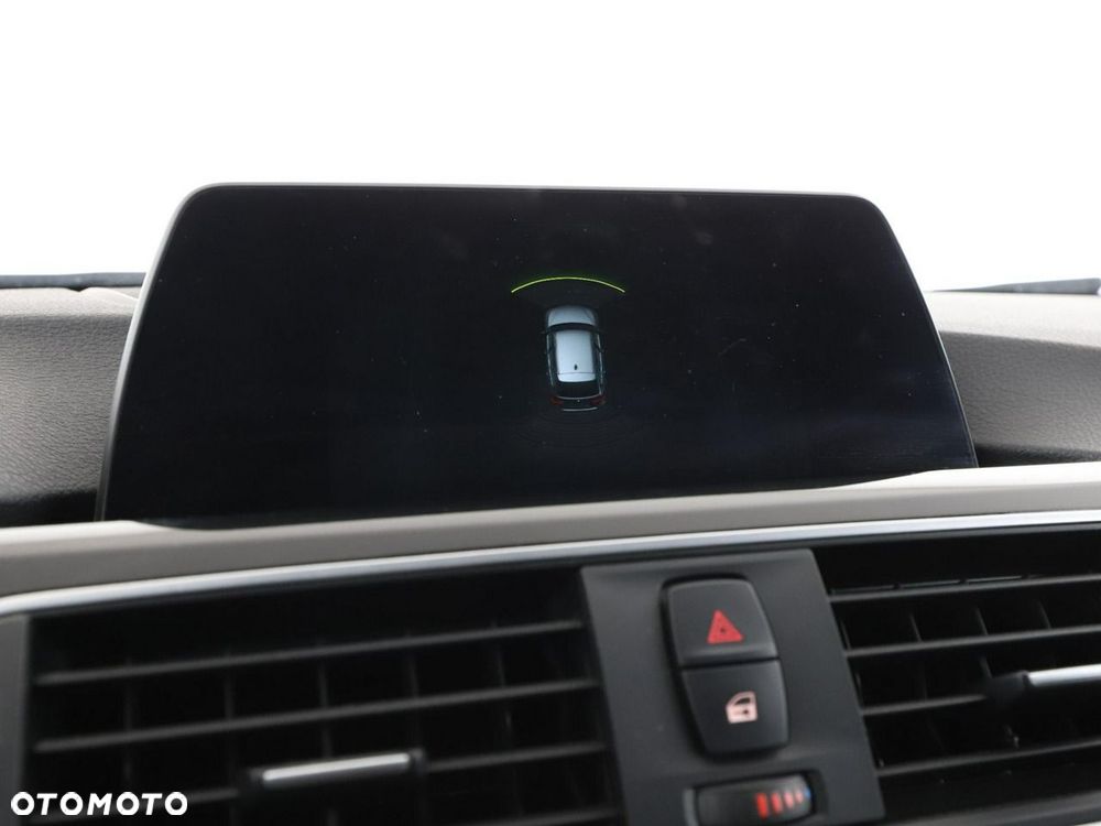 BMW Seria 3 320d Advantage - 25