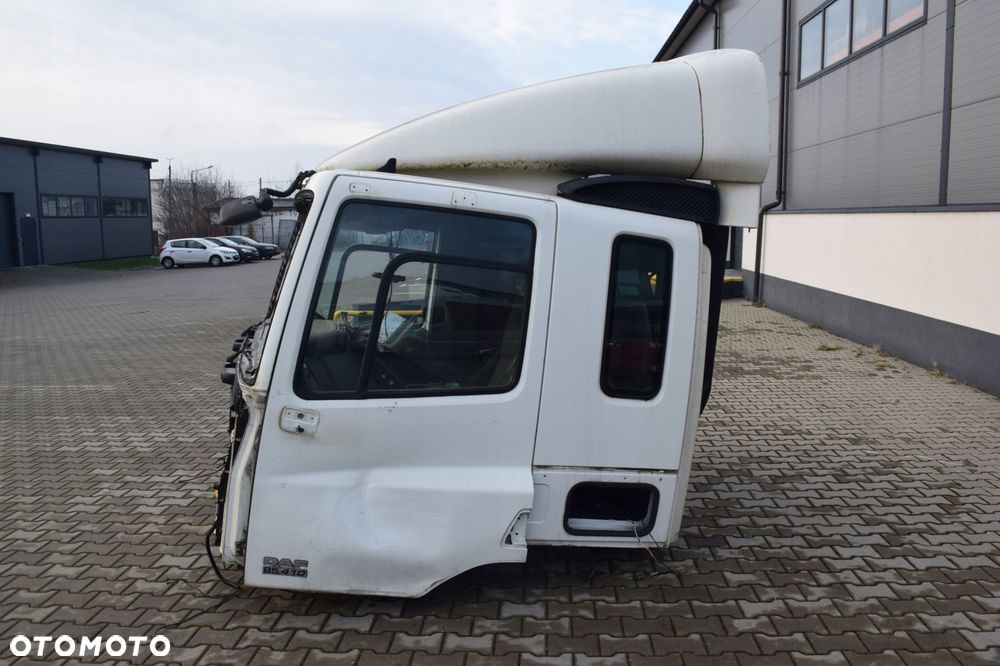 SZKIELET KABINY WRAZ Z DRZWIAMI DAF CF - 2