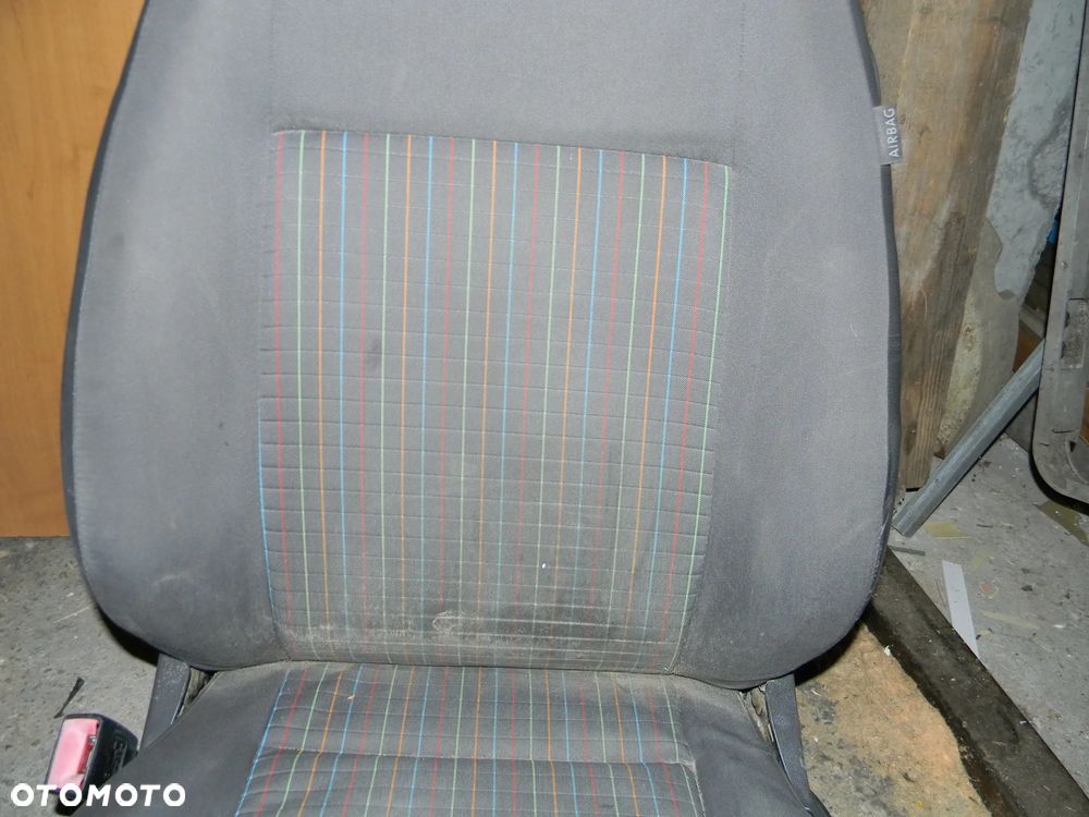 fotel lewy VW POLO 9N IV 6Q 3D EU - 6