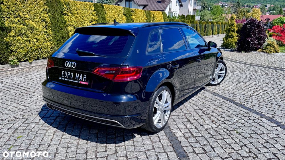 Audi A3 Sportback 1.6 TDI DPF S tronic S line Sportpaket - 16