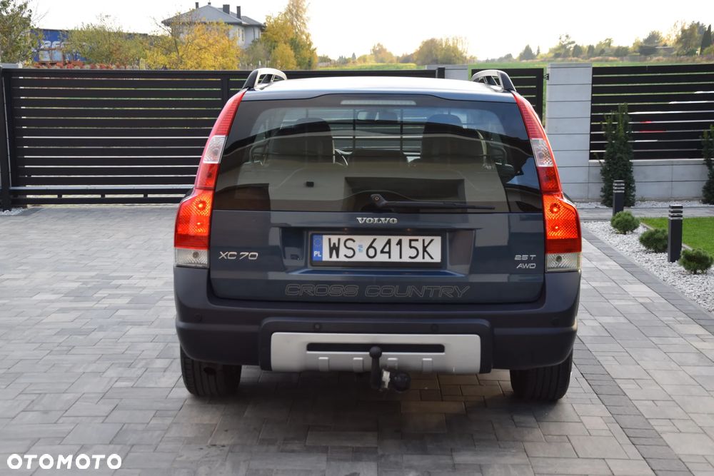 Volvo XC 70 AWD Momentum - 16