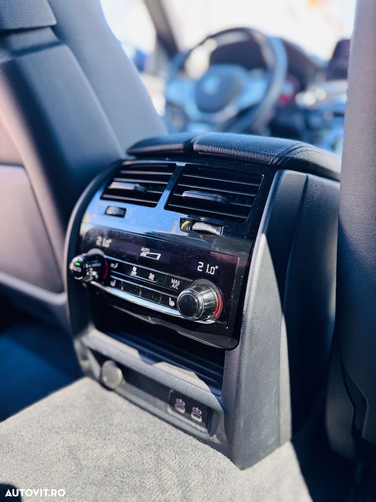 BMW Seria 5 530d xDrive Touring Aut. Luxury Line - 30