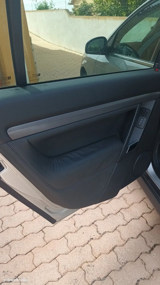 Opel Vectra Caravan 1.9 CDTi Executive - 13