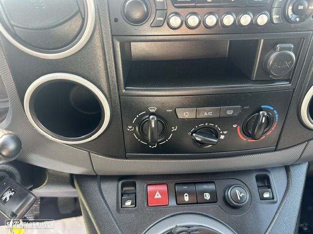 Peugeot PARTNER 3 LUGARES - 11