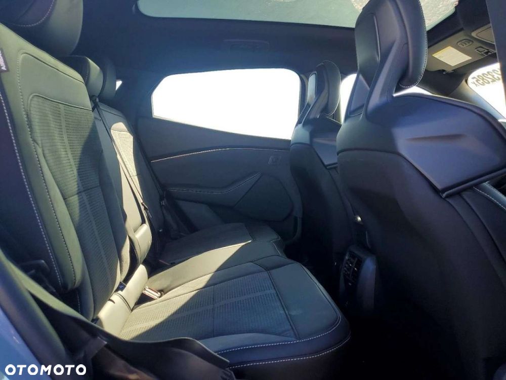 Ford Mustang Mach-E - 10