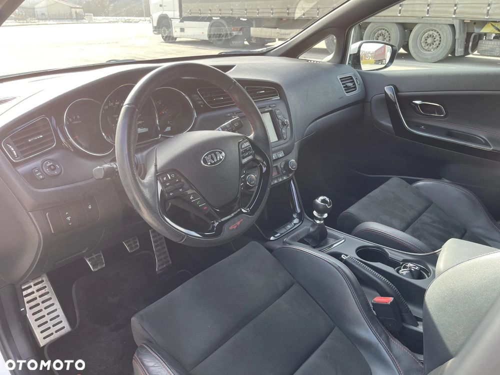 Kia Ceed 1.6 T-GDI GT - 10