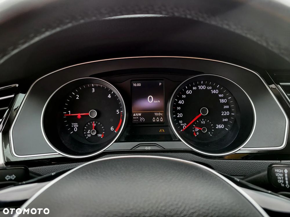 Volkswagen Passat - 39