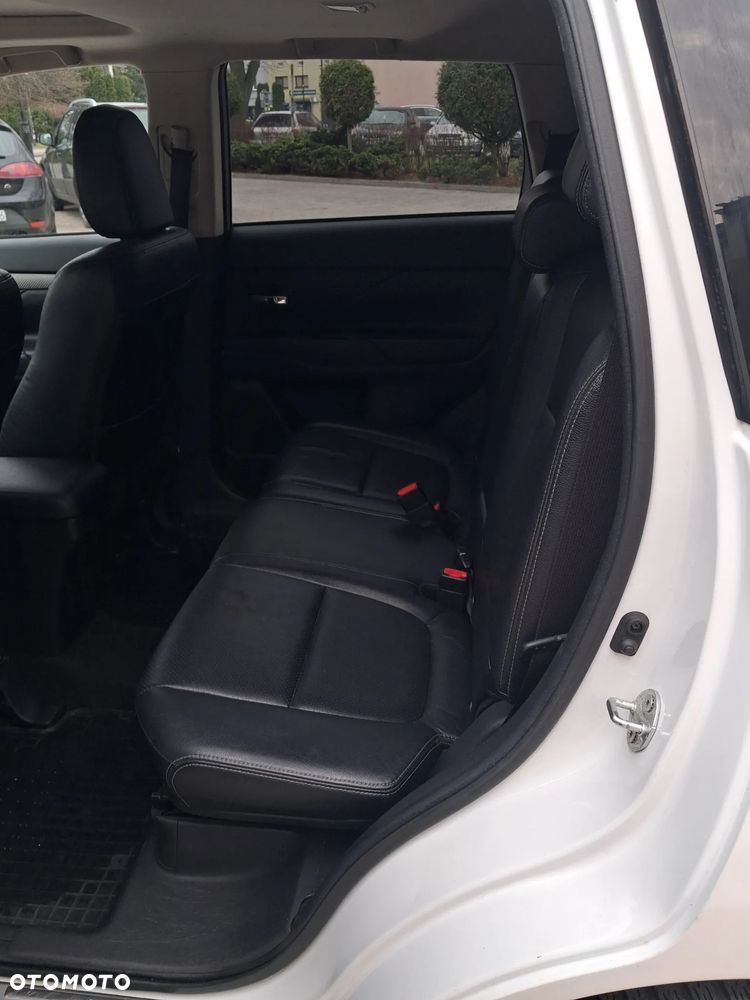 Mitsubishi Outlander 2.2 DI-D 4WD Instyle - 6