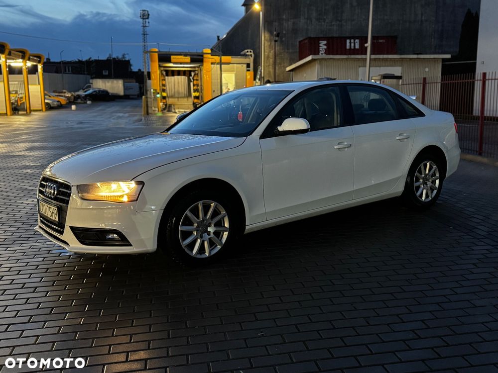 Audi A4 Limousine - 16