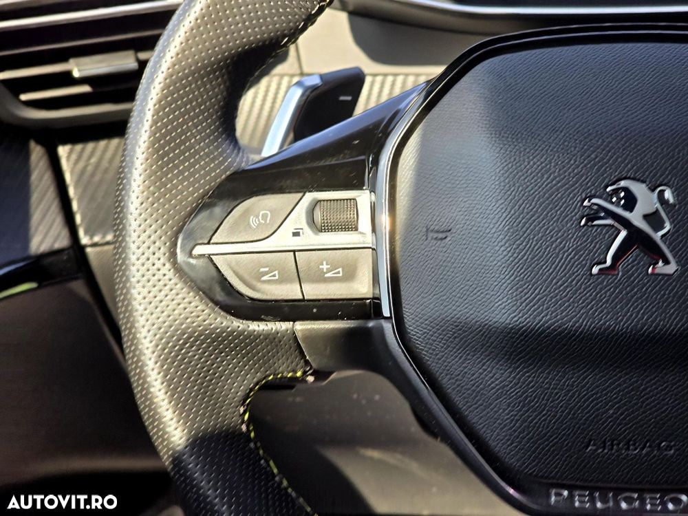 Peugeot 2008 1.2 L PureTech STT EAT8 GT Line - 16