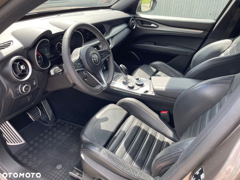Alfa Romeo Stelvio 2.0 Turbo Sprint Q4 - 10