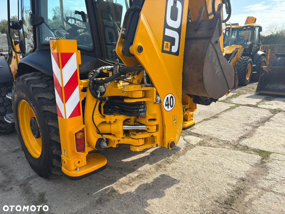 JCB 4CX - 22